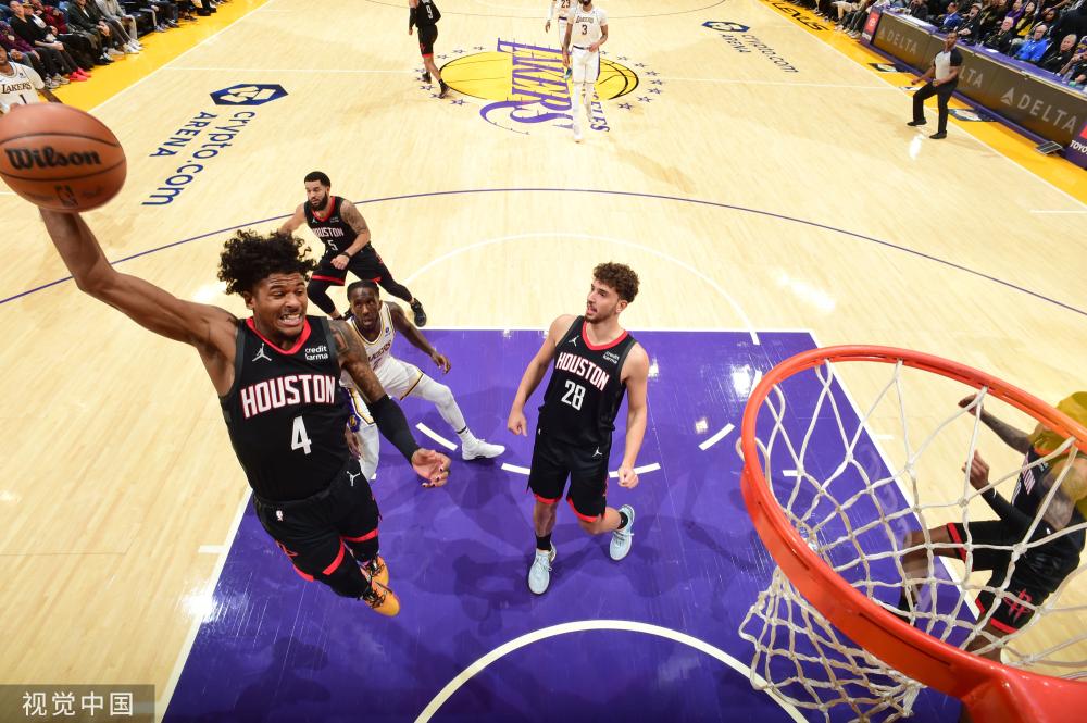 他总是通过 他总是通过