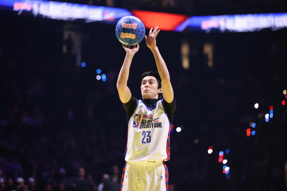 展现出了球 展现出了球